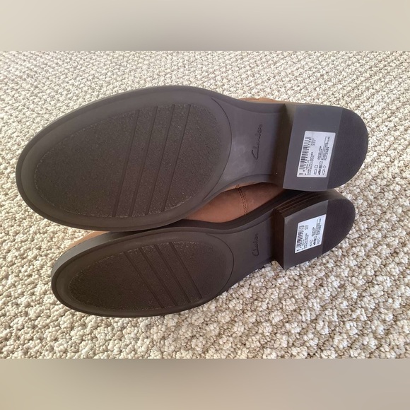 New Clarks Brown Ankle Boots - Picture 13 of 13